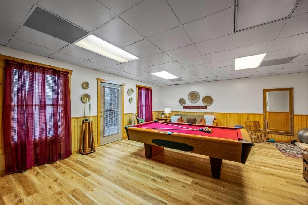 Log Cabin, Hot Tub, Fireplace, Pool Table & Views! Sevierville Luaran gambar