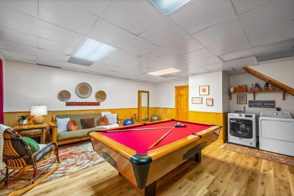 Log Cabin, Hot Tub, Fireplace, Pool Table & Views! Sevierville Luaran gambar
