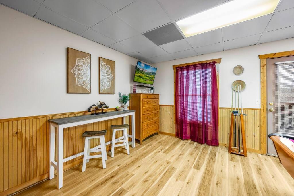 Log Cabin, Hot Tub, Fireplace, Pool Table & Views! Sevierville Luaran gambar