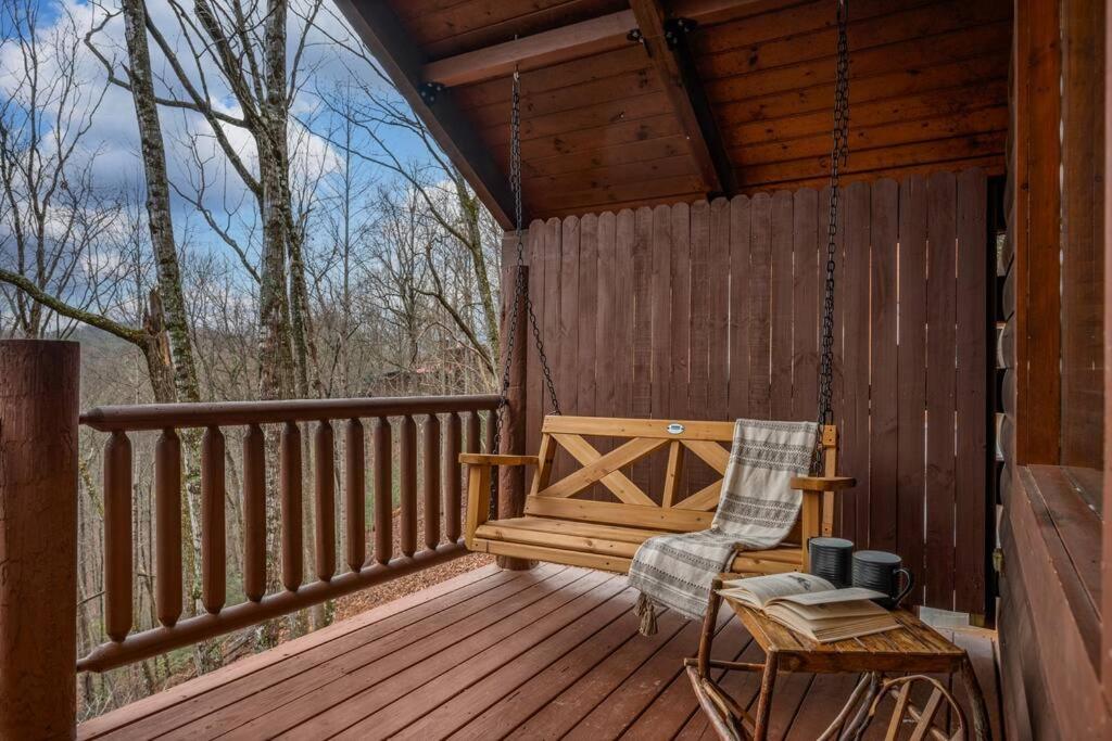 Log Cabin, Hot Tub, Fireplace, Pool Table & Views! Sevierville Luaran gambar