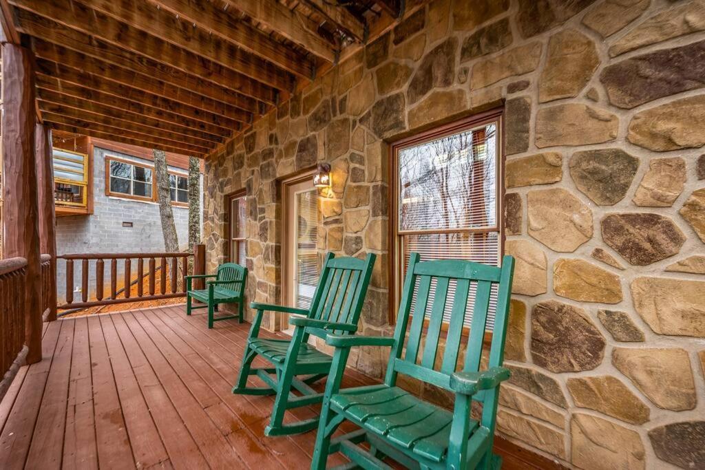 Log Cabin, Hot Tub, Fireplace, Pool Table & Views! Sevierville Luaran gambar