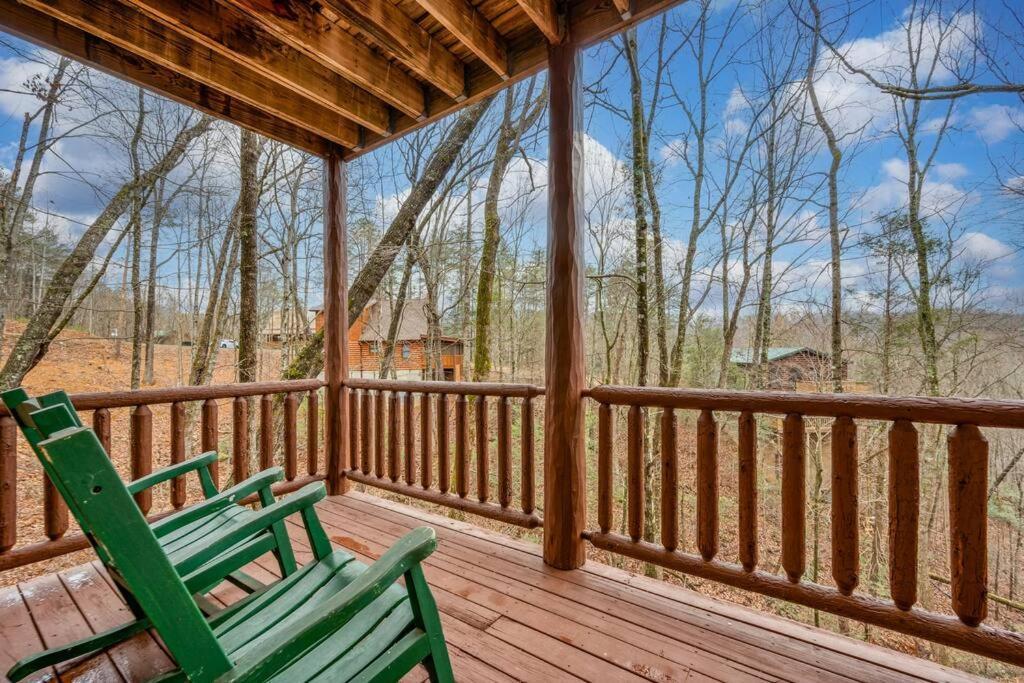 Log Cabin, Hot Tub, Fireplace, Pool Table & Views! Sevierville Luaran gambar